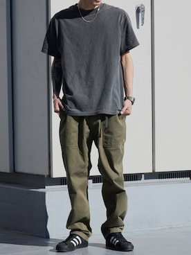「Gramicci（グラミチ）のGramicci/グラミチ LOOSE TAPERED RIDGE PANT テーパードパンツ 2026年 夏 夏服 秋服（チノパンツ、グリーン系）」を使った、rooptokyowearさん（メンズ・173cm）の夏コーディネート
