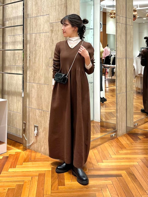 ♥️レオナールドレース模様のタートルネック半袖ワンピース ♥️レオナールドレース模様のタートルネック半袖ワンピース