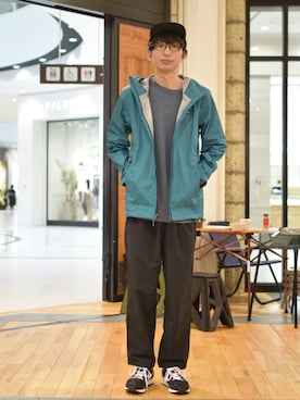 patagoniaのマウンテンパーカー（グリーン系）を使った人気