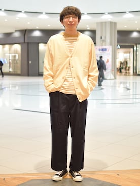 「アイテム（カーディガン/ボレロ、ホワイト系）」を使った、しおやんさん（メンズ・180cm）の春コーディネート