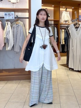 「LOWRYS FARM（ローリーズファーム）のソフリネンワイドパンツ 621564（スラックス、ブルー系）」を使った、かとぅーさん（レディース・163cm）の春コーディネート