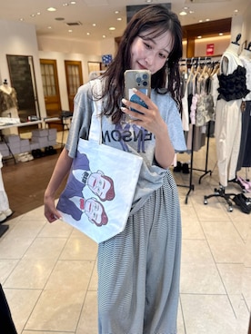 「LOWRYS FARM（ローリーズファーム）のボーダーカットギャザーパンツ  1056895（その他パンツ、ホワイト系）」を使った、かとぅーさん（レディース・163cm）の夏コーディネート