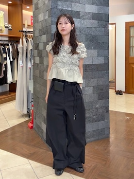 「LOWRYS FARM（ローリーズファーム）のシャーリングブラウスフレンチスリーブ　1046442（シャツ/ブラウス、ベージュ系）」を使った、かとぅーさん（レディース・163cm）の夏コーディネート