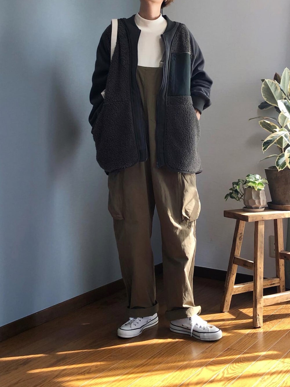 「コンバース、オーバーオール、UNIQLO、フリース、カーキ、キャンプ、White Mountaineering、秋コーデ、キャンプスタイル、UNIQLO U、だから秋服が好き」｜「UNIQLOのアイテム（ジャケット/アウター、グリーン系）」を使った、みーさん（レディース・171cm）の秋コーディネートの1枚目の写真