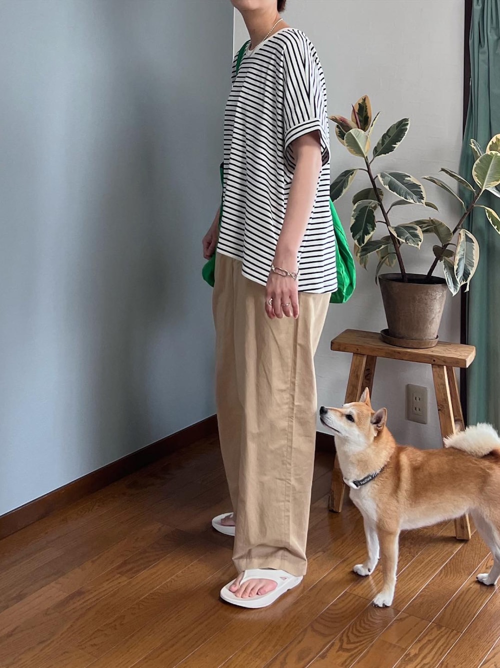 「上下UNIQLO、UNIQLO、ユニクロ、高身長女子、高身長コーデ、高身長、カジュアルコーデ、プチプラコーデ、夏コーデ、リネンパンツ、ボーダートップス、oofos、トングサンダル、ママコーデ、ビッグトート」｜「UNIQLOのアイテム（Tシャツ/カットソー、その他）」を使った、みーさん（レディース・171cm）の夏コーディネートの1枚目の写真