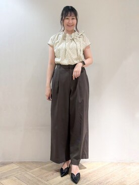 「OPAQUE.CLIP（オペークドットクリップ）のドットボウタイブラウス【洗濯機OK】（Shirts、ベージュ系）」を使った、sayaさん（レディース・163cm）の夏コーディネート