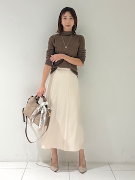 「アイテム（バンダナ/スカーフ、グレー系）」を使った、shioriさん（レディース・169cm）の秋コーディネート