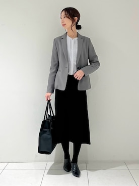 「アイテム（スーツジャケット、グレー系）」を使った、shioriさん（レディース・169cm）の冬コーディネート