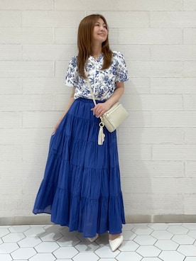 「LAURA ASHLEY（ローラアシュレイ）の【洗える／コットン100％／3colors／同柄アイテムあり】ウォールド ガーデン柄ブラウス（シャツ/ブラウス、ブルー系）」を使った、miさん（レディース・154cm）の春コーディネート