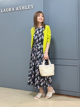 「LAURA ASHLEY（ローラアシュレイ）の【UVカット／接触冷感】ポリー柄 コットンジャージーワンピース（ワンピース、ブルー系）」を使った、miさん（レディース・154cm）の春コーディネート
