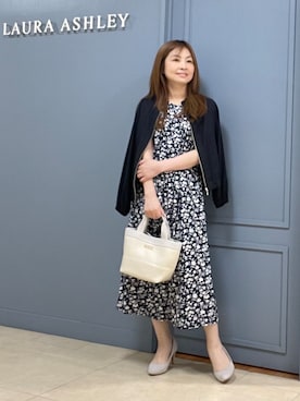 「LAURA ASHLEY（ローラアシュレイ）の【洗える／ジャージ素材／同柄アイテムあり】ライ柄ワンピース（ワンピース、ブルー系）」を使った、miさん（レディース・154cm）の春コーディネート
