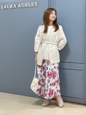 「LAURA ASHLEY（ローラアシュレイ）の【洗える／ベルト付き】リネンライクフリンジジレ（ベスト、ベージュ系）」を使った、miさん（レディース・154cm）の春コーディネート