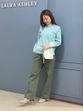 「LAURA ASHLEY（ローラアシュレイ）の◆【人気デザイン！日本製／ロゴ刺繍入り／ワンマイルウエア】コットン ニットカーディガン（カーディガン/ボレロ、グリーン系）」を使った、miさん（レディース・154cm）の冬コーディネート