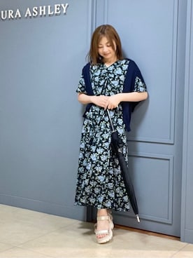 「アイテム（長傘、ブルー系）」を使った、miさん（レディース・154cm）の春コーディネート