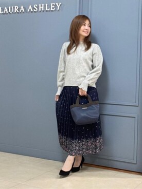 「LAURA ASHLEY（ローラアシュレイ）の【洗える／同柄アイテムあり】ライリー バタフライズ柄 プリーツスカート（スカート、ブルー系）」を使った、miさん（レディース・154cm）の冬コーディネート