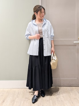 「grove（グローブ）の【貴島明日香さん着用/洗える】大人のストライプ フーディシャツ（シャツ/ブラウス、ブルー系）」を使った、kuwawaさん（レディース・159cm）の春コーディネート