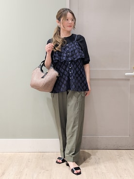 「grove（グローブ）の【シリーズ累計36万枚/UVカット・ひんやり・洗濯機OK】やわらかドライタッチ 五分袖クルーネックニット（ニット/セーター、ブラック系）」を使った、kuwawaさん（レディース・159cm）の春コーディネート