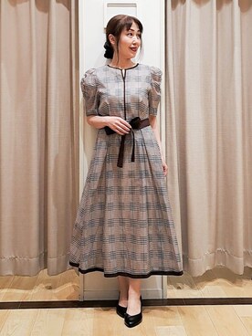 「couture brooch（クチュールブローチ）の【美シルエット・5分袖】シアーチェックオーガンワンピース（ワンピース、ブラウン系）」を使った、Ellyさん（レディース・156cm）の秋コーディネート