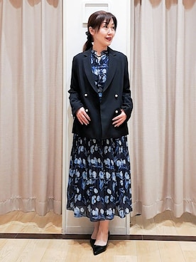 「couture brooch（クチュールブローチ）の【洗える・通勤】パール調ボタン テーラードジャケット（テーラードジャケット、ブルー系）」を使った、Ellyさん（レディース・156cm）の春コーディネート