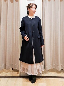 「couture brooch（クチュールブローチ）の【通勤/ビジューブローチ付き】ノーカラー ロングコート（ノーカラーコート、ブルー系）」を使った、Ellyさん（レディース・156cm）の冬コーディネート