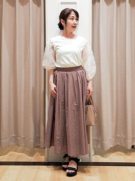 「couture brooch（クチュールブローチ）の【接触冷感・UVカット・マシンウォッシャブル】袖レースドッキングカットソー（Tシャツ/カットソー、ホワイト系）」を使った、Ellyさん（レディース・156cm）の夏コーディネート