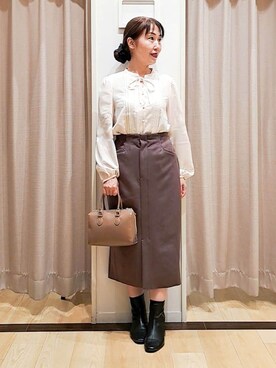「couture brooch（クチュールブローチ）の【大人可愛い・通勤】ピンタックレースブラウス（シャツ/ブラウス、ホワイト系）」を使った、Ellyさん（レディース・156cm）の秋コーディネート