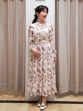 「couture brooch（クチュールブローチ）の【洗える・着映え】チューリップ柄 ワンピース（ワンピース、ホワイト系）」を使った、Ellyさん（レディース・156cm）の春コーディネート