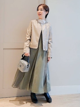「Lee（リー）のアイテム（ショルダーバッグ）」を使った、Ellyさん（レディース・156cm）の秋コーディネート