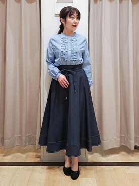 「couture brooch（クチュールブローチ）の【通勤・着映え】ストライプ フリルブラウス（シャツ/ブラウス、ブルー系）」を使った、Ellyさん（レディース・156cm）の春コーディネート
