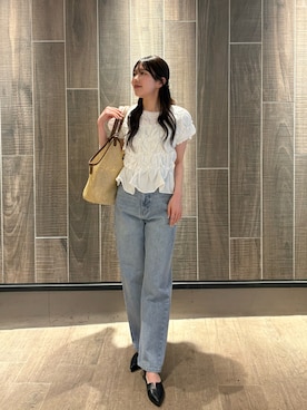 「CAPRICIEUX LE'MAGE（カプリシューレマージュ）の【新色追加/全骨格◎】シャーリングホイップTシャツ（Tシャツ/カットソー、ホワイト系）」を使った、RENAさん（レディース・158cm）の春コーディネート