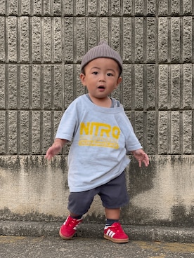 「VINTAGE（ヴィンテージ）のアイテム（Tシャツ/カットソー、グレー系）」を使った、komakidsさん（キッズ・80cm）の夏コーディネート