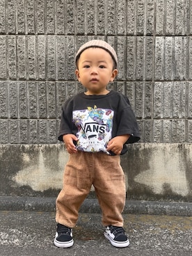 「VANS（バンズ）のアイテム（Tシャツ/カットソー、ブラック系）」を使った、komakidsさん（キッズ・80cm）の春コーディネート