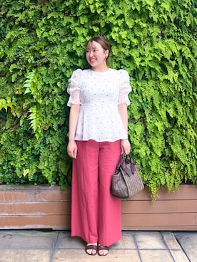 「NATURAL BEAUTY BASIC（ナチュラルビューティーベーシック）の【追加生産予約】シアーペプラムブラウス半袖（シャツ/ブラウス、ホワイト系）」を使った、tamamiさん（レディース・158cm）の夏コーディネート