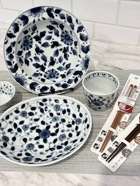 「212 KITCHEN STORE（トゥワントゥキッチンストア）の藍凛堂 リムパスタ 染唐草（食器、その他）」を使った、てんさん（レディース）の夏コーディネート