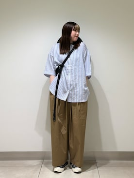 「URBAN RESEARCH DOORS（アーバンリサーチドアーズ）のギャザーボリュームパンツ（その他パンツ、ベージュ系）」を使った、NAKANOさん（レディース・158cm）の夏コーディネート