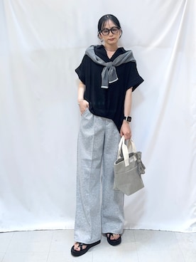 「SHOO・LA・RUE（シューラルー）の【ひんやり/S-LL/洗濯機可】インせず着られる 裾タック スキッパーシャツ（シャツ/ブラウス、ブラック系）」を使った、Hiromiさん（レディース・164cm）の春コーディネート