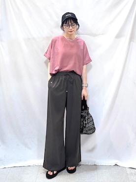「SHOO・LA・RUE（シューラルー）の【ひんやり/着丈選べる】洗濯後しわになりにくい ドルマンブラウス（シャツ/ブラウス、ピンク系）」を使った、Hiromiさん（レディース・164cm）の夏コーディネート