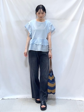 「SHOO・LA・RUE（シューラルー）の【S-LL/洗濯機可】着るだけで決まる 主役級フリルトップス（Tシャツ/カットソー、ブルー系）」を使った、Hiromiさん（レディース・164cm）の夏コーディネート