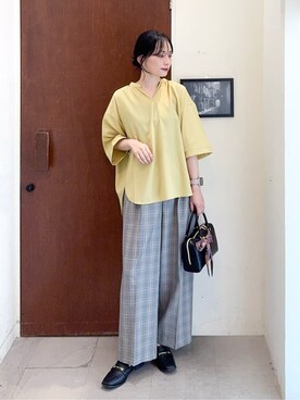 「アイテム（バンダナ/スカーフ、パープル系）」を使った、Hiromiさん（レディース・164cm）の秋コーディネート