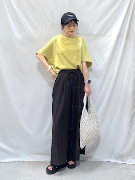 「SHOO・LA・RUE（シューラルー）の【ひんやり/体型カバー】インせず着られる 上品見えのドルマントップス（Tシャツ/カットソー、イエロー系）」を使った、Hiromiさん（レディース・164cm）の夏コーディネート