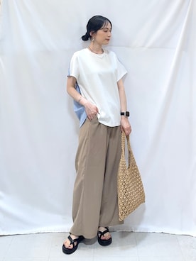 「SHOO・LA・RUE（シューラルー）の【S-LL/洗濯機可】異素材切り替え ひんやりTシャツ（Tシャツ/カットソー、ホワイト系）」を使った、Hiromiさん（レディース・164cm）の春コーディネート