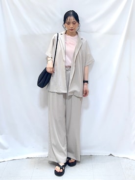 「SHOO・LA・RUE（シューラルー）の【S-LL/洗濯機可/セットアップ可】軽凛(かろりん) ひんやり半袖ジャケット（テーラードジャケット、ベージュ系）」を使った、Hiromiさん（レディース・164cm）の夏コーディネート