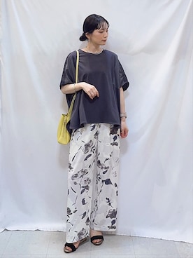 「SHOO・LA・RUE（シューラルー）の【ひんやり/洗濯機可/体型カバー】インせず着られる 肩レース切り替えポンチョ風トップス（Tシャツ/カットソー、グレー系）」を使った、Hiromiさん（レディース・164cm）の夏コーディネート