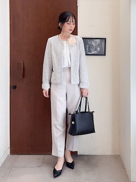 「アイテム（ブローチ/コサージュ、ベージュ系）」を使った、Hiromiさん（レディース・164cm）の冬コーディネート