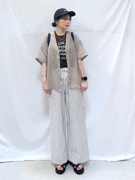 「UNTITLED（アンタイトル）の◆ドットプリントレインコート（レインコート/ポンチョ、ブラック系）」を使った、Hiromiさん（レディース・164cm）の春コーディネート