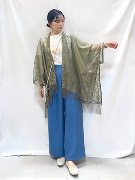 「アイテム（ポンチョ）」を使った、Hiromiさん（レディース・164cm）の春コーディネート