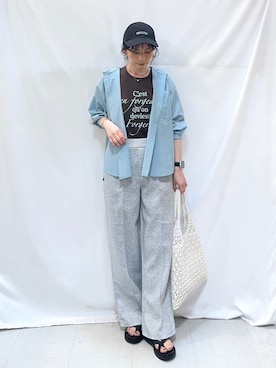 「UNTITLED（アンタイトル）の◆ドットプリントレインコート（レインコート/ポンチョ、ブラック系）」を使った、Hiromiさん（レディース・164cm）の春コーディネート