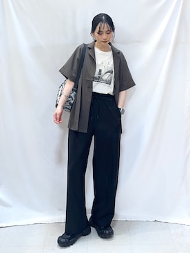 「SHOO・LA・RUE（シューラルー）のラタプリントショルダーバッグ（ショルダーバッグ、ベージュ系）」を使った、Hiromiさん（レディース・164cm）の春コーディネート