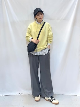 「SHOO・LA・RUE（シューラルー）の【S-LL/体型カバー】もちさらなめらかタッチ 抜き襟風トップス（Tシャツ/カットソー、イエロー系）」を使った、Hiromiさん（レディース・164cm）の秋コーディネート