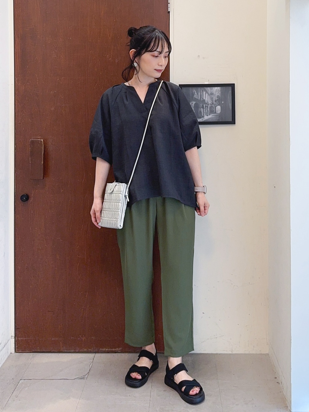Hiromiさんの「【洗える/S-LL】洗濯後しわになりにくい 5分袖スキッパーブラウス（DRESKIP）」を使ったコーディネートの1枚目の写真